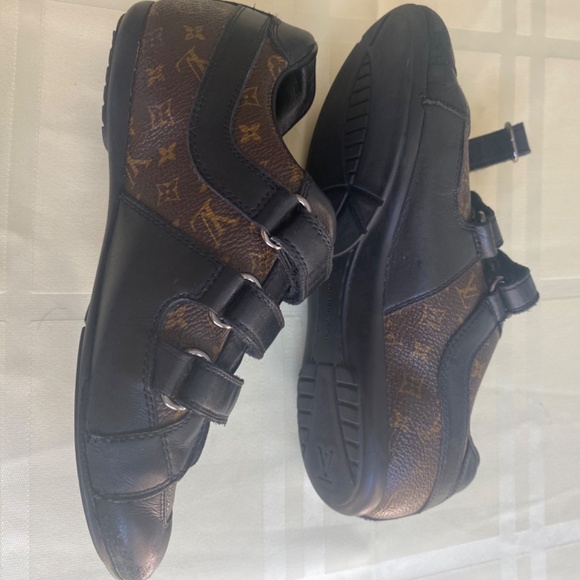 Authentic Louis Vuitton Size 30 Kids shoes - needs repair - Picture 6 of 9